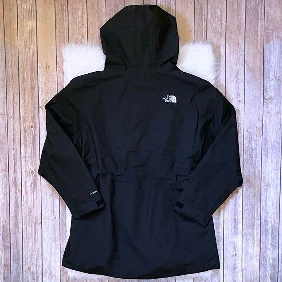 The North Face Women’s Plus City Breeze Black Jacket - Picture 5 of 8